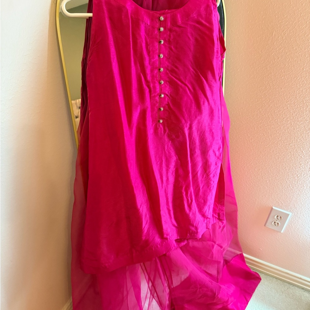 Elegant Pink Sleeveless Kurta Set - Picture 4 of 4